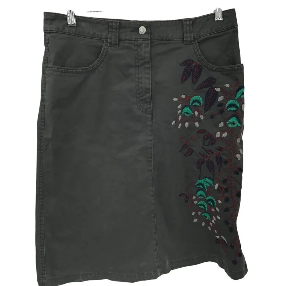 Oilily Gray Embroidered Knee Length Boho Skirt Size 38 US 8 Floral Stretch Chino
